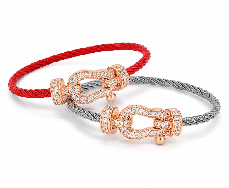 Diamond cable bracelet red and grey close up